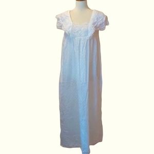 Free people vintage style nightgown ruffle lace white size S